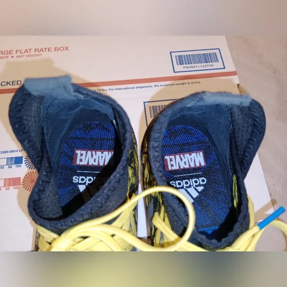 ADIDAS PREDATOR MARVEL WOLVERINE CLEATS - Picture 5 of 13